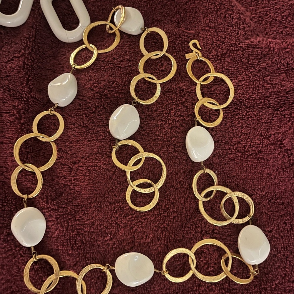 Kenneth Lane Vintage Necklace and Earrings. - Picture 2 of 4